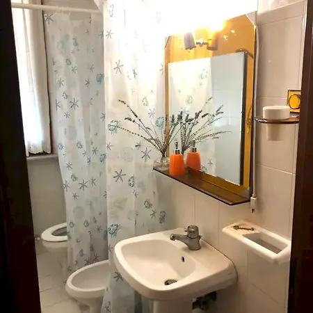 アパート Charming With View In 80 Sqm + Parking